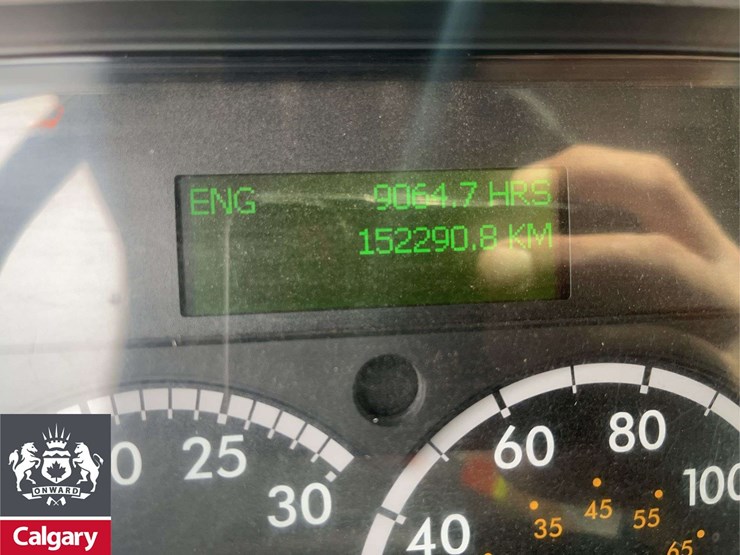 2016-freightliner-m2-106-image-25