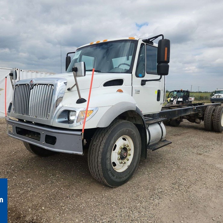 INTERNATIONAL WORKSTAR 7300
