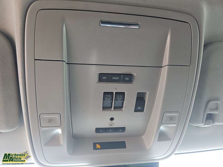 2017-chevrolet-silverado-1500-image-27