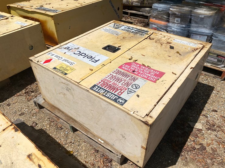 #5172-•-justrite-flammable-safety-cabinet-image-2