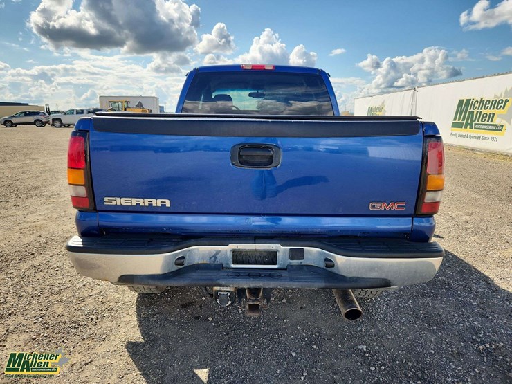 2003-gmc-sierra-2500-image-18