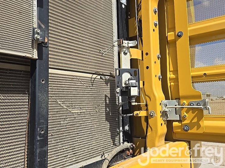 2019-caterpillar-336-image-37