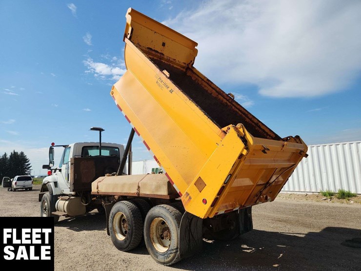 international-workstar-7500-image-33