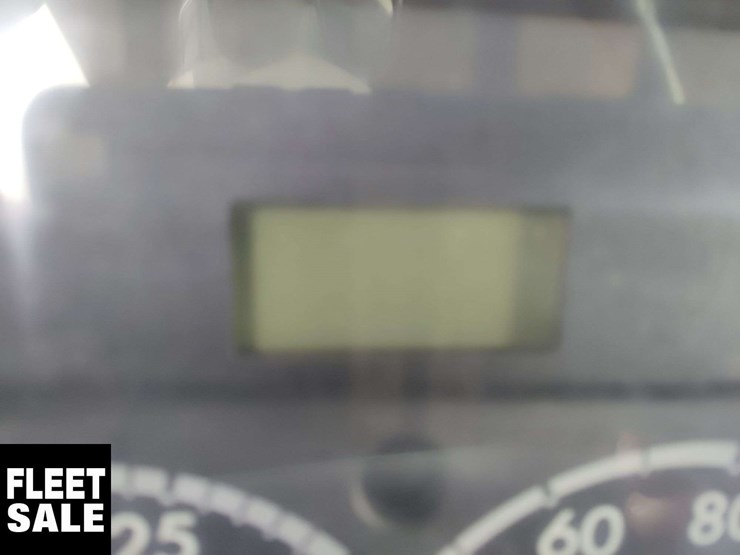 2012-freightliner-m2-106-image-11