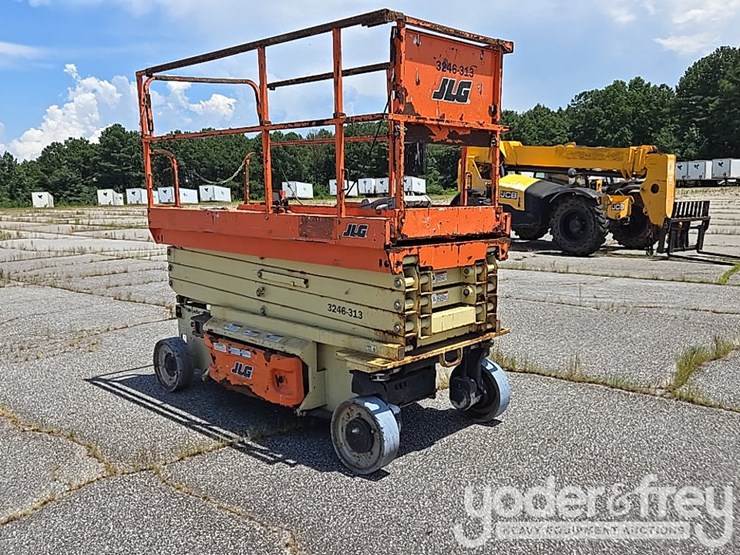 2016-jlg-3246es-image-7