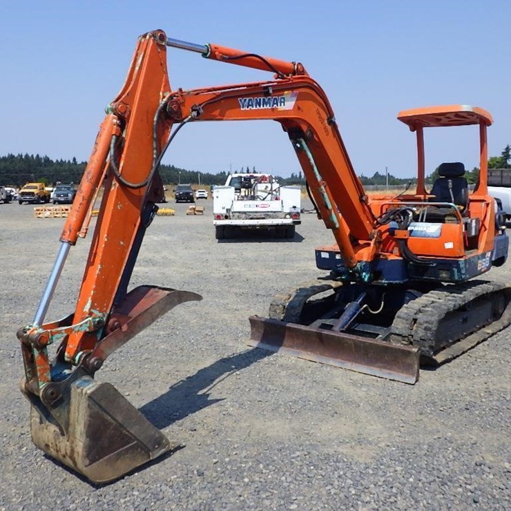 YANMAR B50