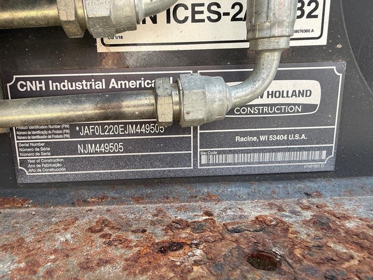 new-holland-l220-image-24