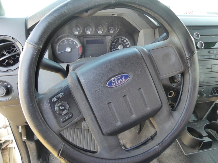 2011-ford-f250-xl-image-18