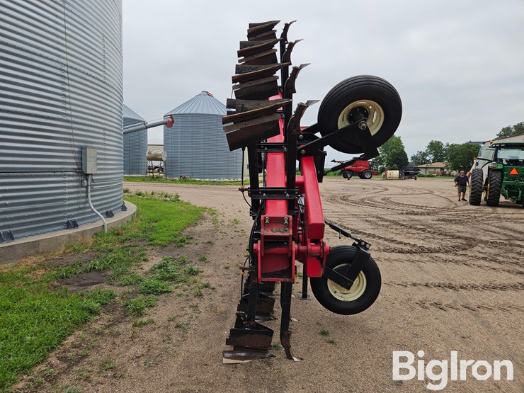 moore-built/hawkins-937-16r30-ditcher/hiller-w/liquid-fertilizer-image-4