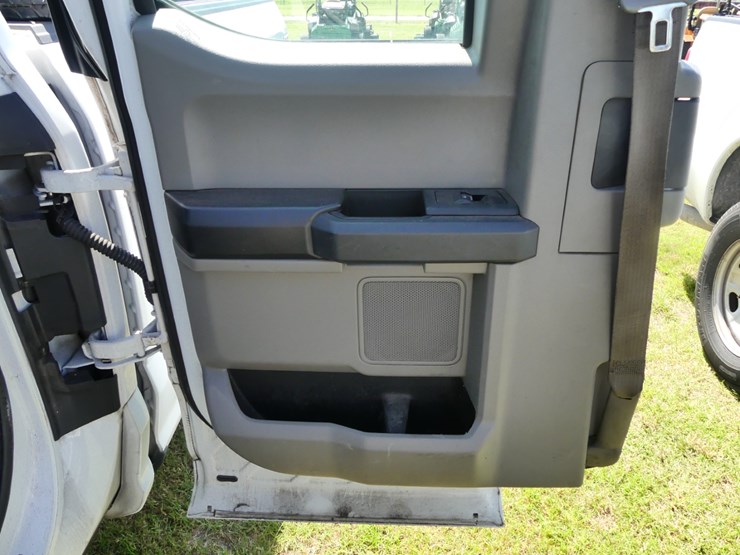 2019-ford-f150-xl-image-13