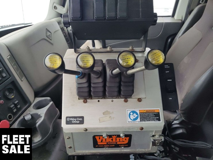 international-workstar-7600-image-14