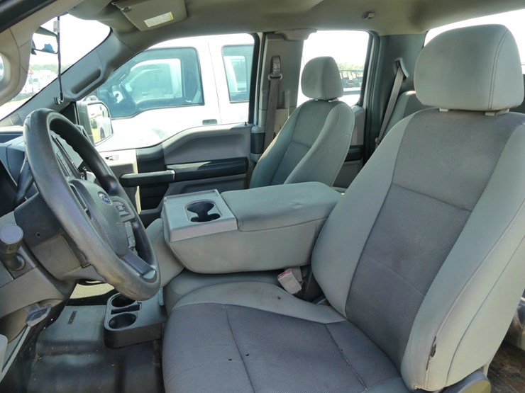 2019-ford-f150-xl-image-14