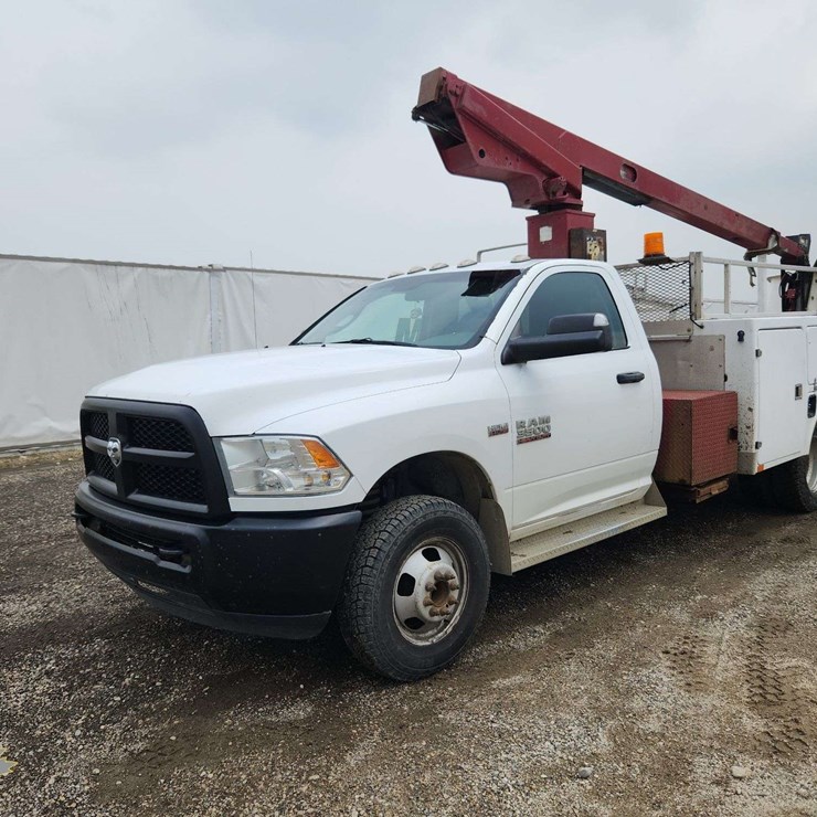 2016 DODGE 3500