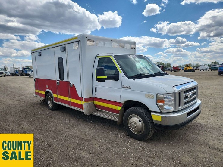 2018-ford-e450-image-2
