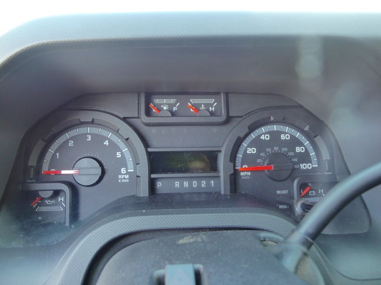 2010-ford-e250-image-17