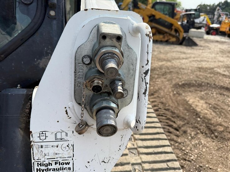 2021-bobcat-t770-image-11