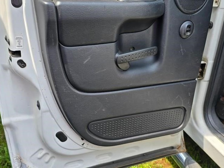2002-dodge-ram-2500-image-13