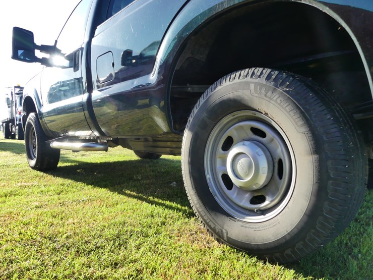 2016-ford-f250-xl-image-5