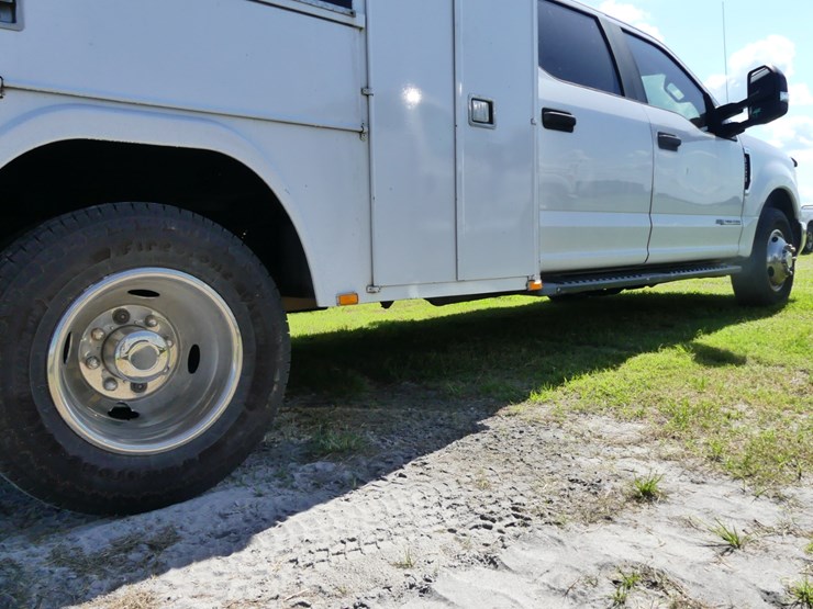 2017-ford-f350-xl-image-6