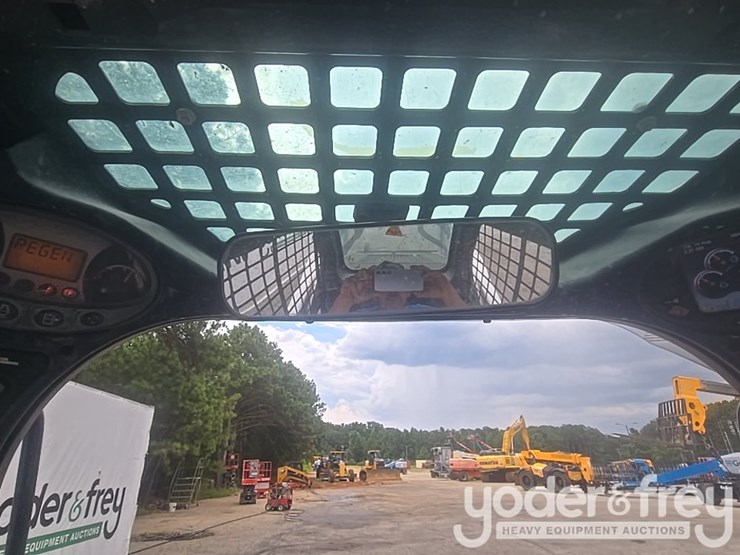 2015-bobcat-s770-image-28