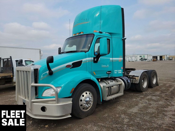 2018-peterbilt-579-image-1