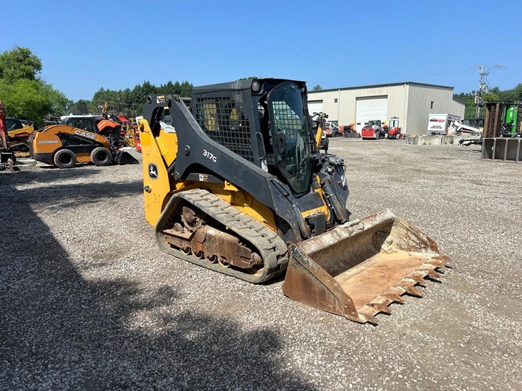 2019-deere-317g-image-8