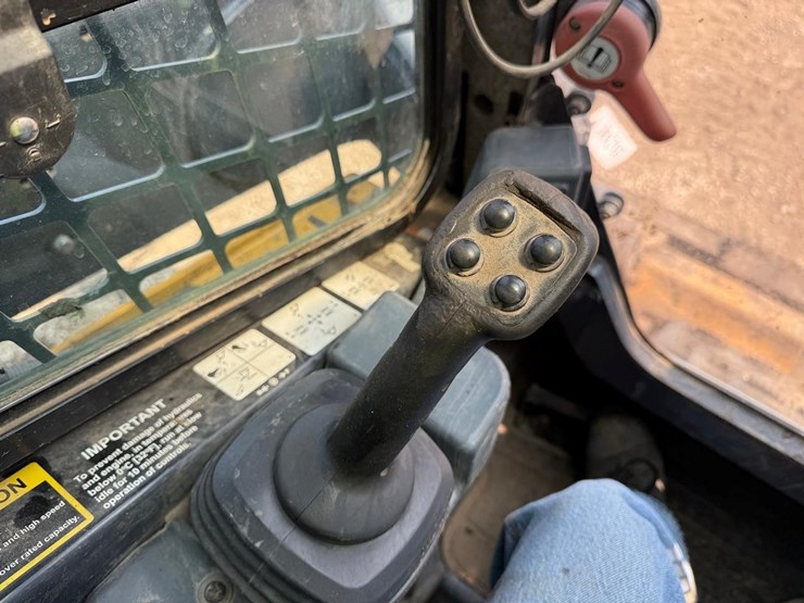 2019-deere-333g-image-24