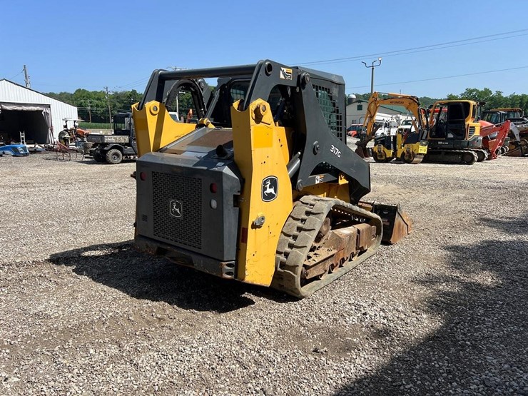 2019-deere-317g-image-6