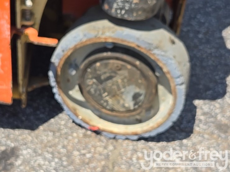 2017-jlg-1230es-image-10
