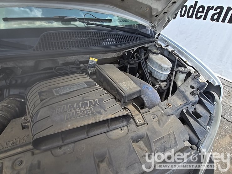 2010-chevrolet-3500-image-14
