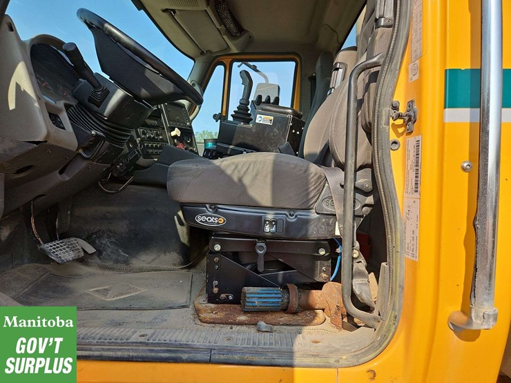 2009-international-workstar-7600-image-18
