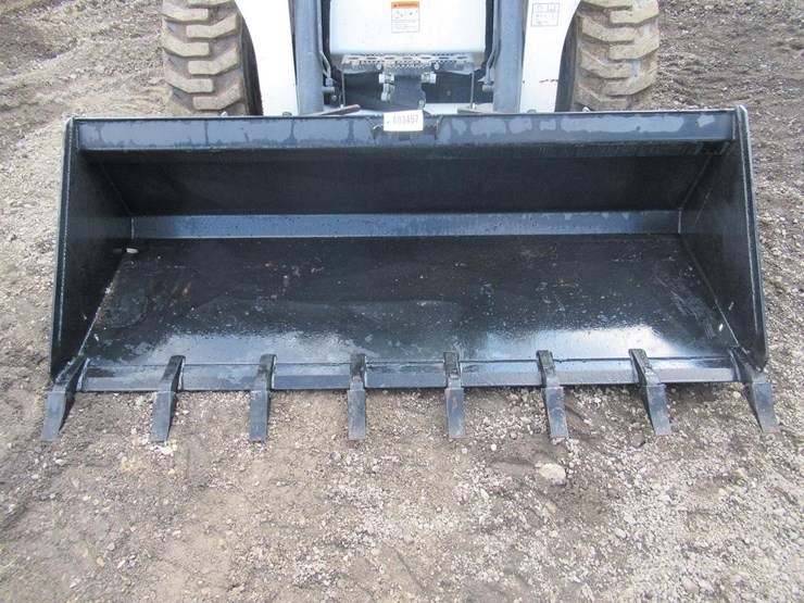 wildcat-84"-skid-steer-tooth-bucket-image-4