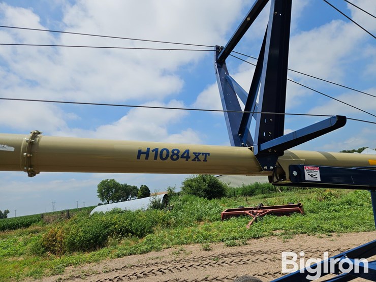 2022-harvest-international-h1084xt-torpedo-auger-w/swing-hopper-image-20