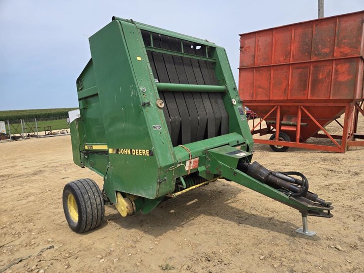 john-deere-535-image-1