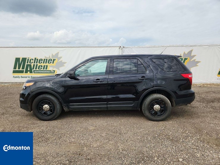 2015-ford-explorer-image-16