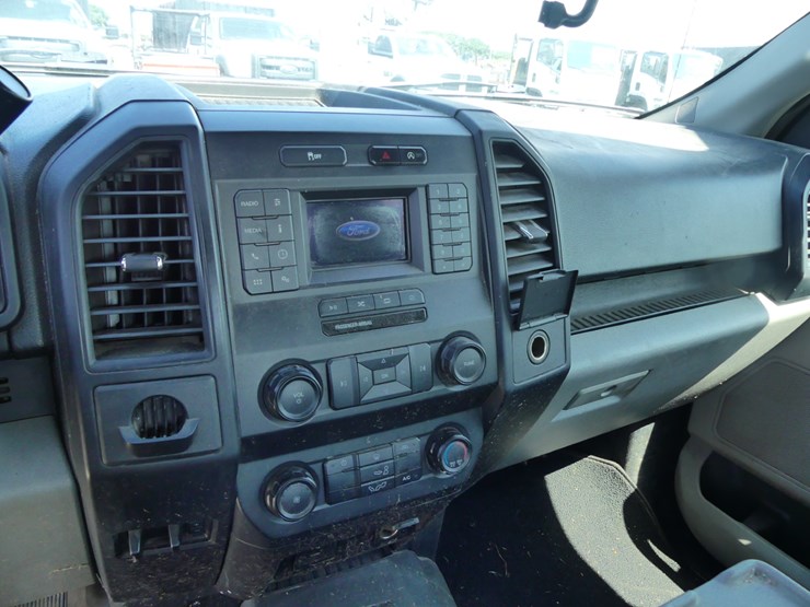 2019-ford-f150-xl-image-16