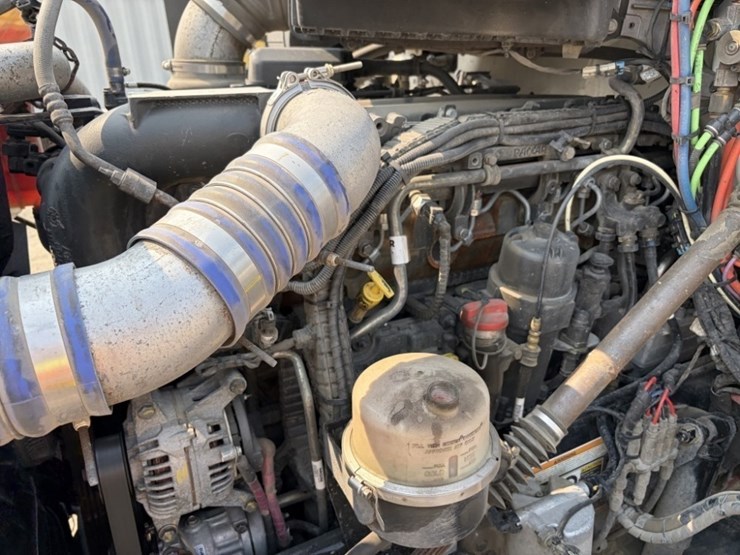 2020-peterbilt-579-image-9