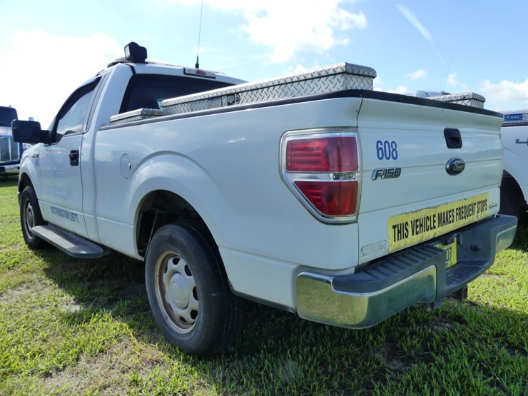 2014-ford-f150-xl-image-4