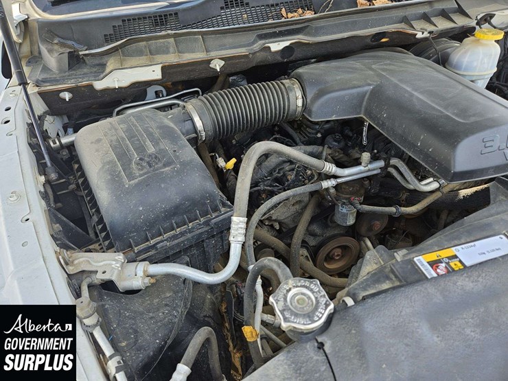 2019-ram-1500-classic-image-37