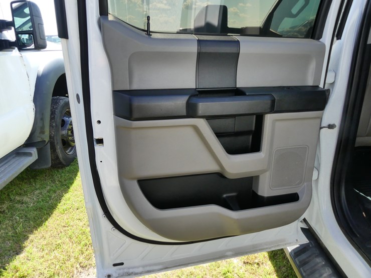 2017-ford-f350-xl-image-14