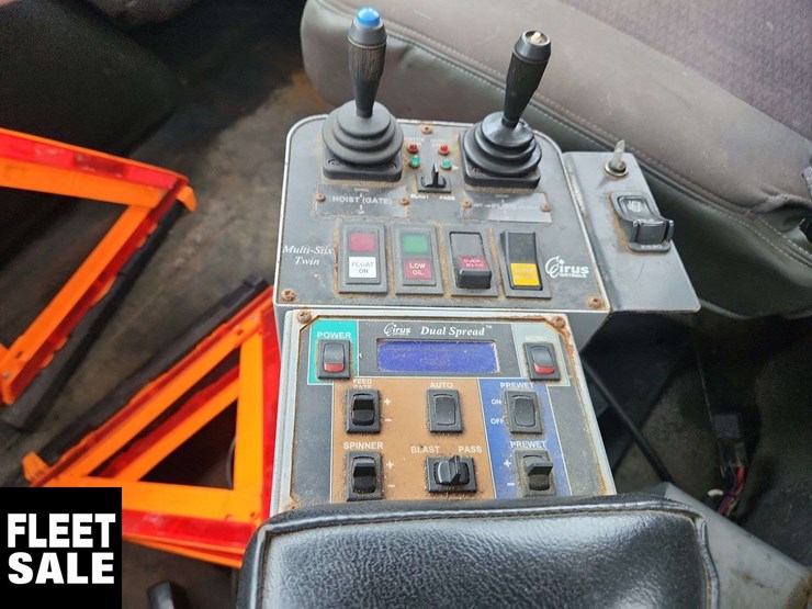 international-workstar-7500-image-21