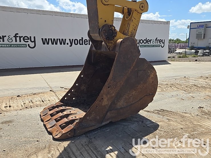 2019-caterpillar-336-image-21