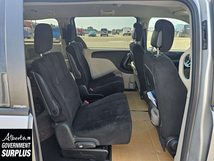 2011-dodge-grand-caravan-se-image-28