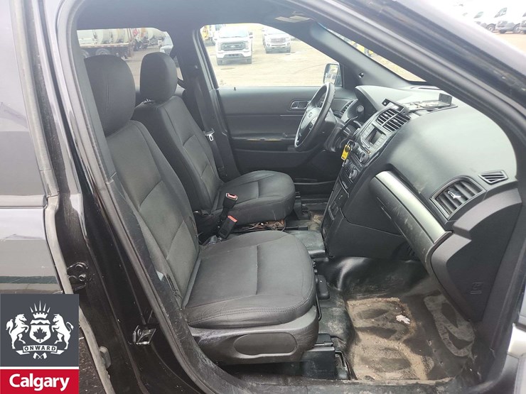 2018-ford-explorer-image-18