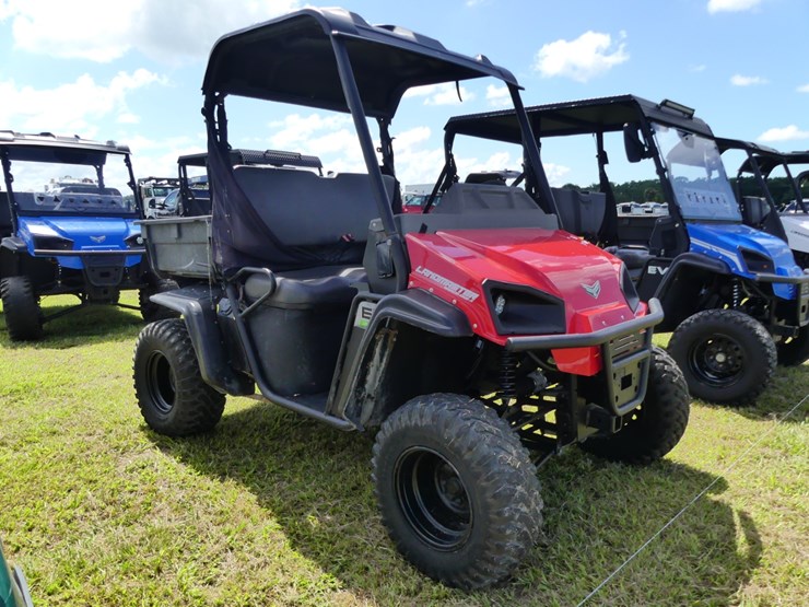 2021-landmaster-ev-4x2-image-2