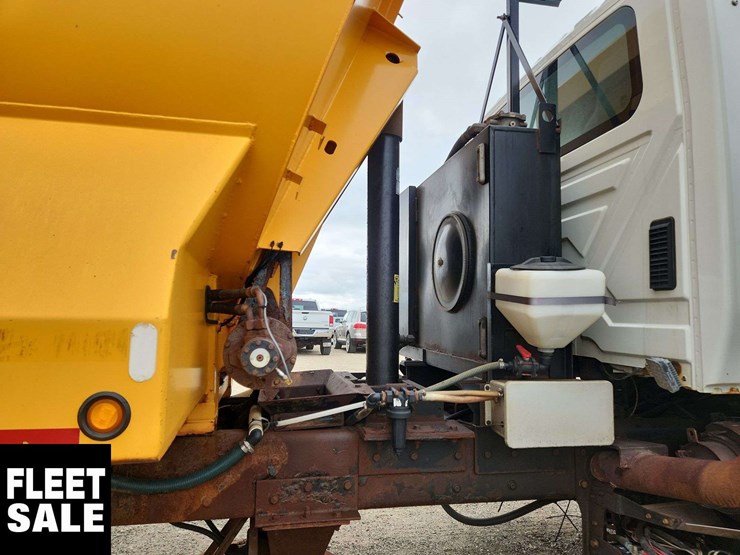 international-workstar-7500-image-39