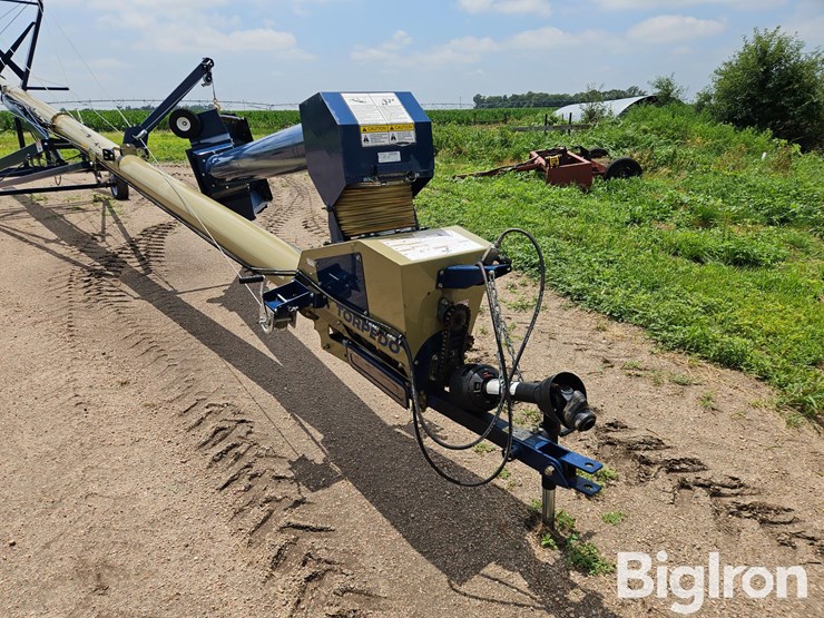 2022-harvest-international-h1084xt-torpedo-auger-w/swing-hopper-image-10