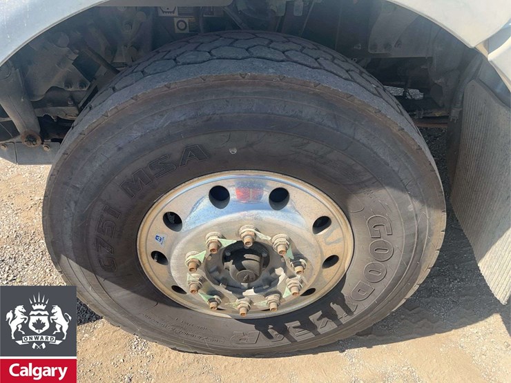 2018-kenworth-t880-image-10