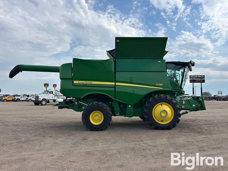 2023-john-deere-s780-image-4