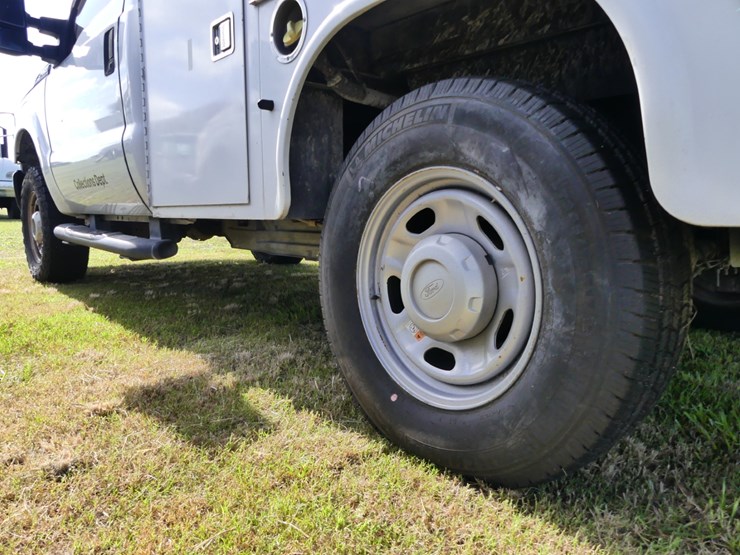 2014-ford-f250-xl-image-5